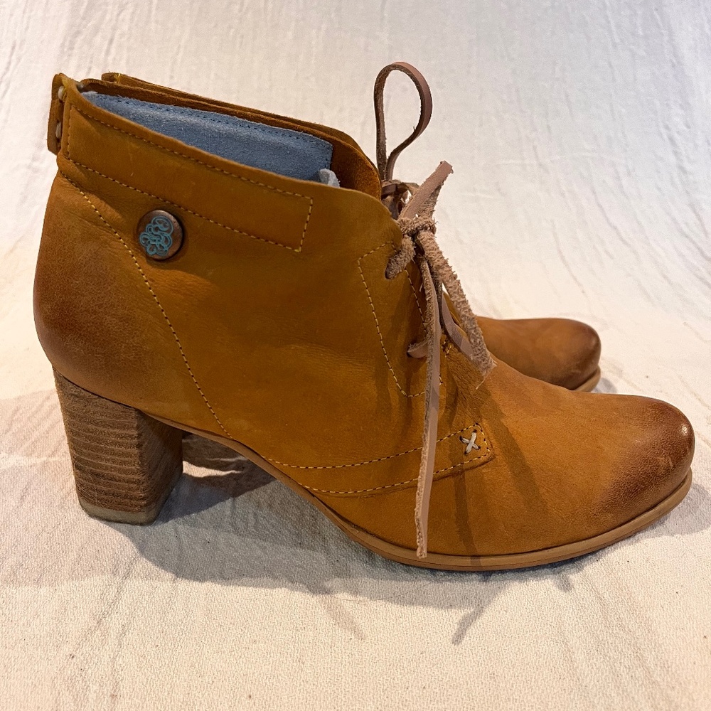 Grotesque ankle boots sz.38